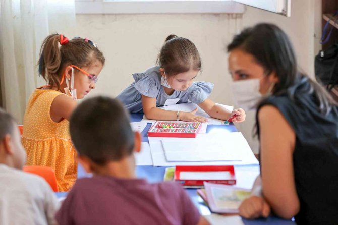 Buca Belediyesi Yarı Zamanlı Ücretsiz Eğitim Merkezlerini Açıyor