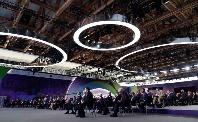 Putin: “Küresel Düzeyde Yaşanan Enerji Krizinde Rusya Üzerine Düşen Sorumluluğu Alıyor”