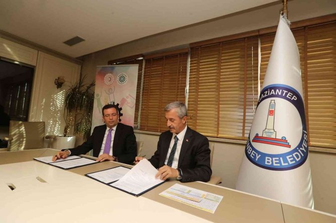 Şahinbey’de 15 Okula Tasarım Ve Beceri Atölyesi Yapılacak