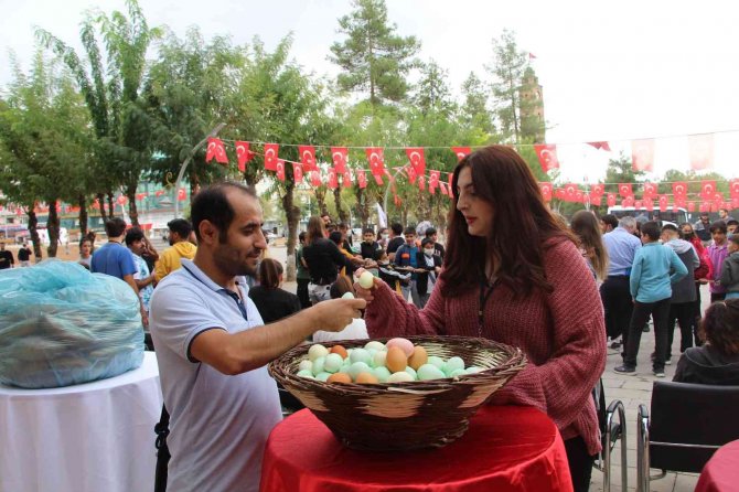 Siirt’te 8 Ülkeden Gençler ’Yumurta Bayramı Şenliği’nde Buluştu