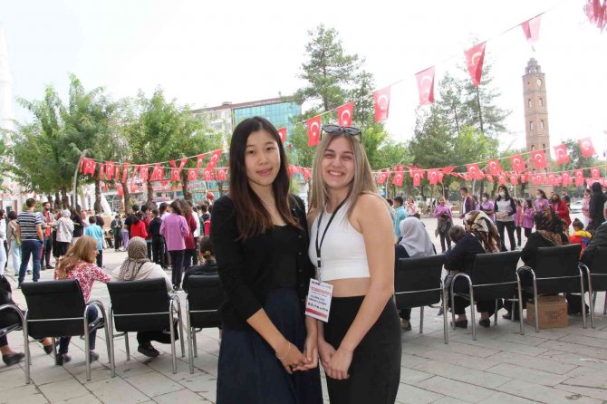 Siirt’te 8 Ülkeden Gençler ’Yumurta Bayramı Şenliği’nde Buluştu