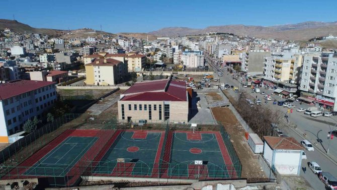 Şırnak’ta Modern Tesislerle Gençler Spora Yöneldi