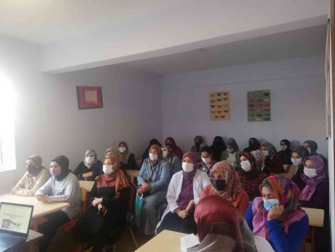 Muradiye’de Aşı Seminerleri Devam Ediyor
