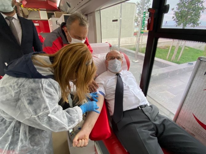 ’Zonguldak’ın Kanında Hayat Var’ Sloganıyla Vatandaşlara Kan Bağışı Çağrısı Yaptılar