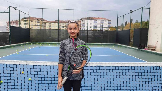 Elif Nisa Akbaş: "Hayalim Wimbledon’da Oynamak"
