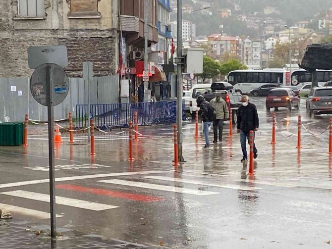 Kuvvetli Yağış Hayatı Olumsuz Etkiledi