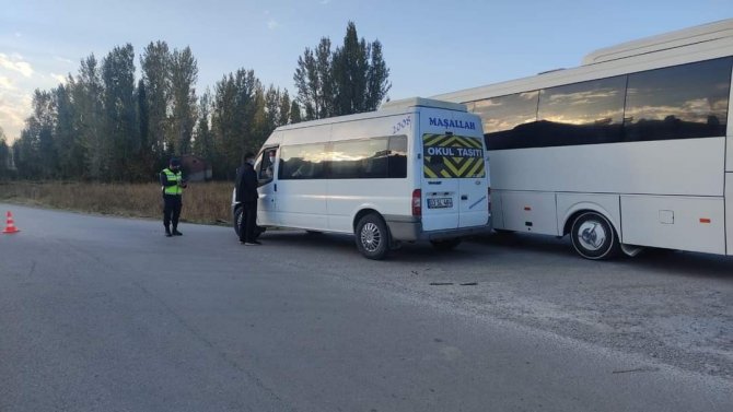Şuhut’ta Okul Servis Araçları Denetlendi