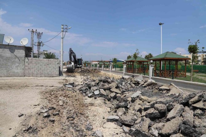 Özgürlük Mahallesinde Yapımı Devam Eden Parktaki Donatılar Tahrip Edildi