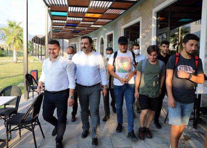 Başkan Yücel, Alkü Gençlik Hizmetleri Birimi’ndeki Çalışmaları İnceledi