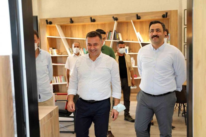 Başkan Yücel, Alkü Gençlik Hizmetleri Birimi’ndeki Çalışmaları İnceledi