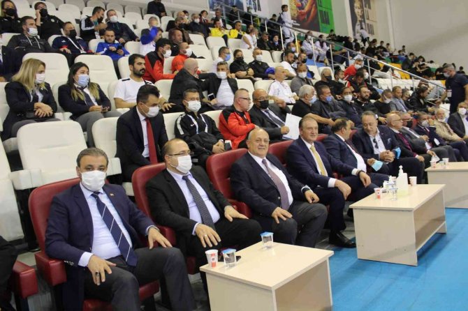Türkiye Gençler Tekvando Şampiyonası İçin Seremoni Düzenlendi
