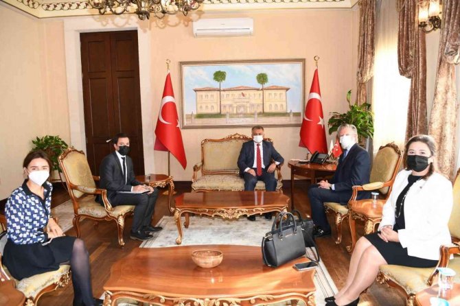 Turizm Kenti Antalya’ya Hafta Sonu 77 Bin Turist Giriş Yapıyor