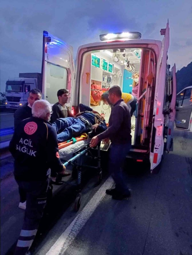 Artvin’de Tır Kazası: 1 Yaralı