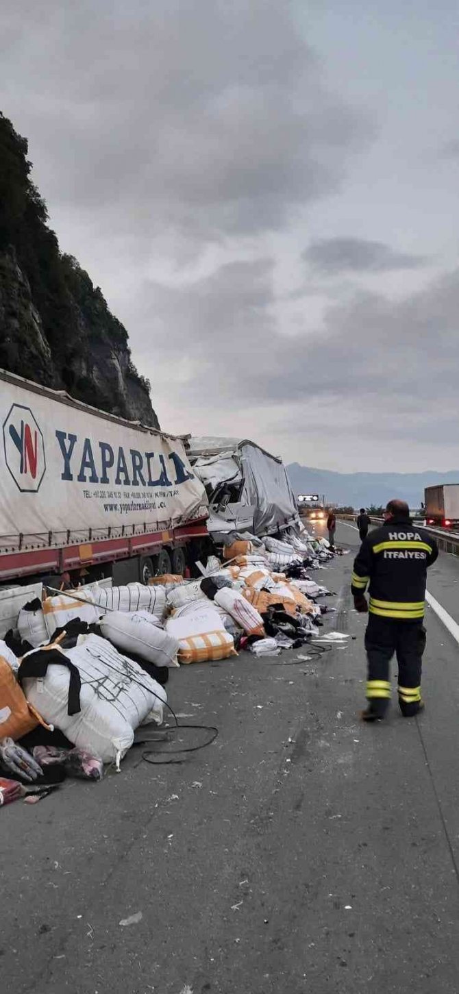 Artvin’de Tır Kazası: 1 Yaralı