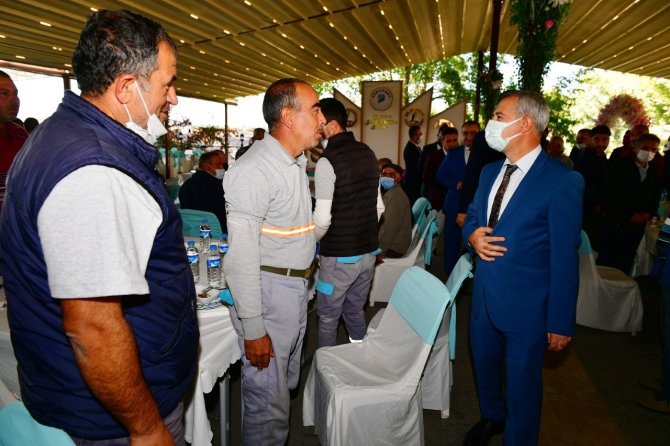 Başkan Çınar, Temizlik İşler Müdürlüğü Ekipleriyle Bir Araya Geldi