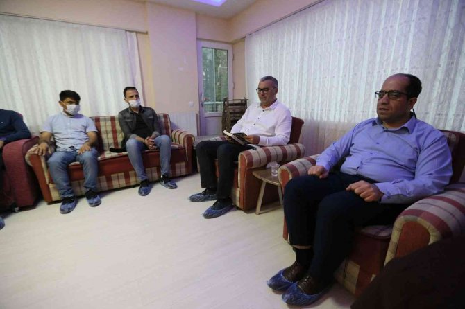 Başkanvekili Altıntaş, Altı Nokta Körler Derneği Üyeleri İçin Kitap Okudu
