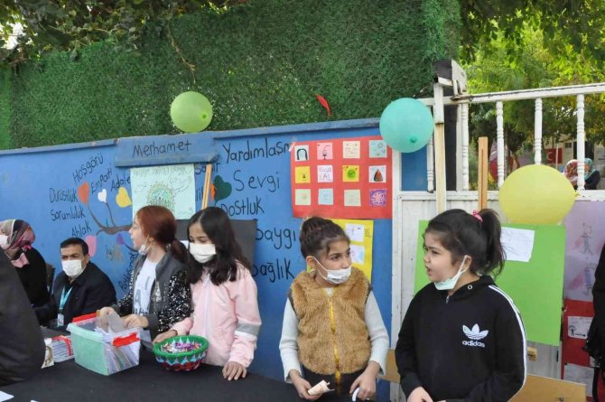 Okuldan Uzak Kalma Korkusu Yaşayan Öğrenciler ’Aşı Ol’ Kampanyası Başlattı