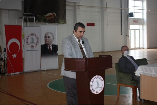 Üniversite Öğrencilerine Uyum Programı Yapıldı