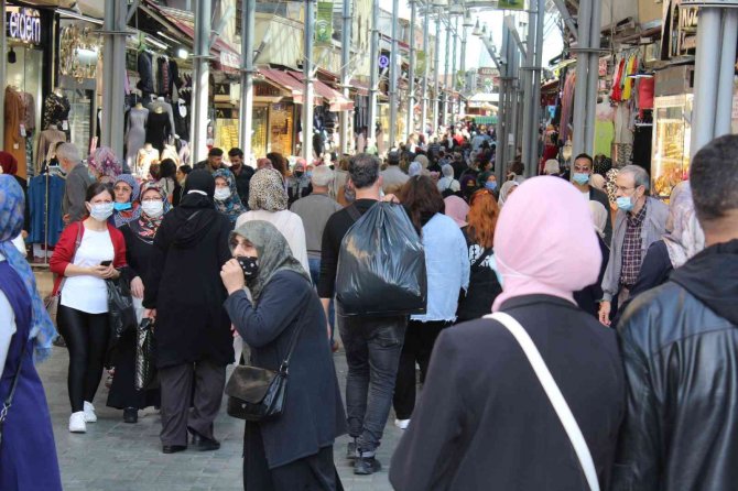 Güneş Açtı, Bursalılar Çarşıya Akın Etti