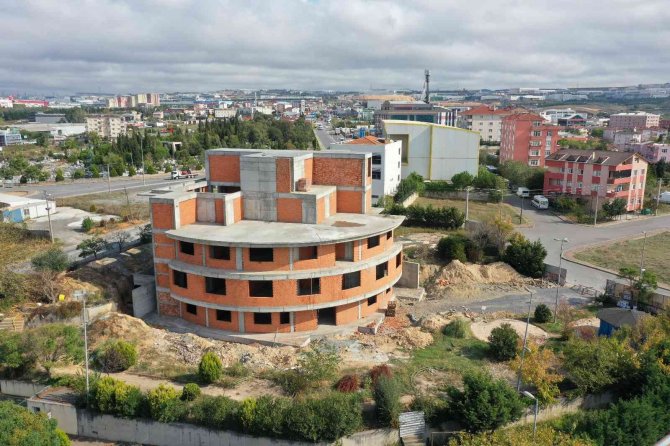 Şekerpınar Bilgi Evi Ve Asm’nin Kaba İnşaatı Tamamlandı