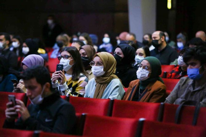 Cumhurbaşkanlığı Sözcüsü Kalın: “Yunus Emre’nin ‘Yaratılanı Sevdim Yaratandan Ötürü’ Sözü Türkçe Üzerinden Evrensel Bir Mesajdır”