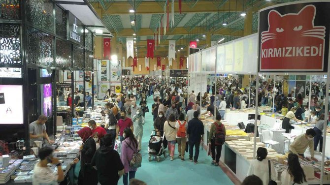 Denizli Büyükşehir Kitap Fuarı, 6 Günde 180 Bin Kişiyi Ağırladı