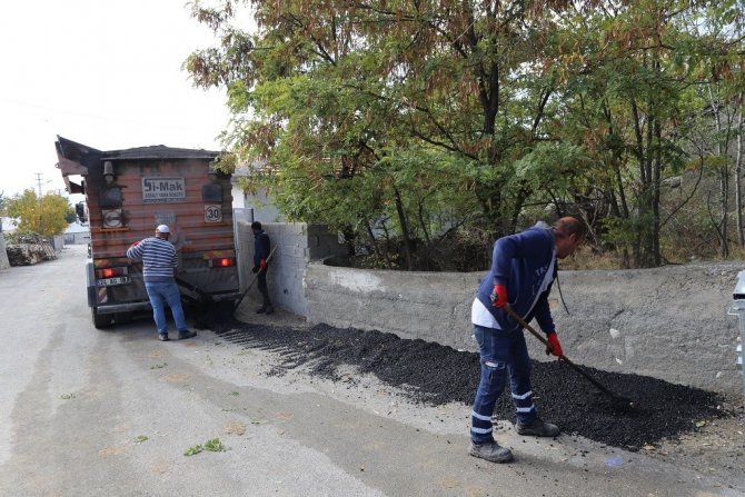 Erzincan’da Asfalt Yama Çalışmaları Devam Ediyor