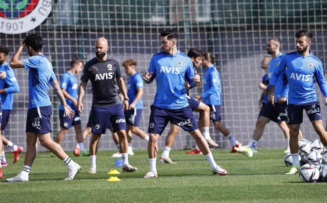 Fenerbahçe’de Trabzonspor Maçı Hazırlıkları Sürüyor