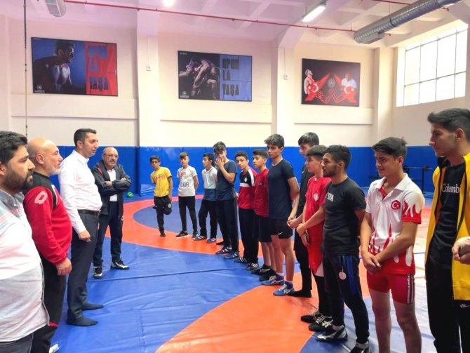 Gençlik Ve Spor Hizmetleri Genel Müdürü Baykan, Elazığ Güreşçileriyle Görüştü