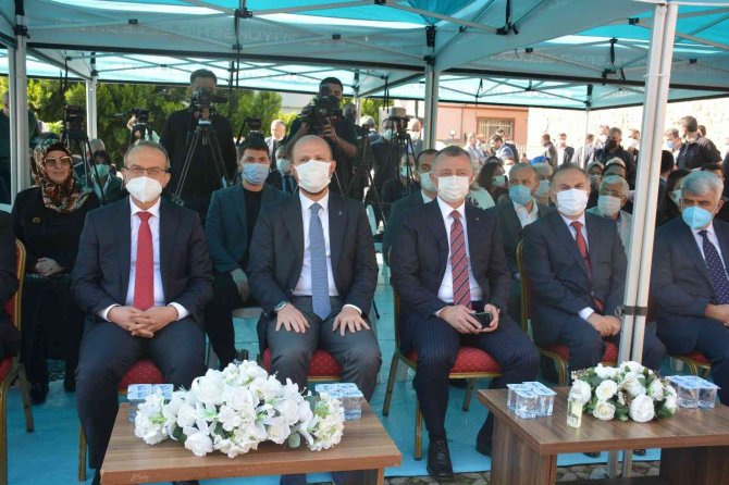 Bilal Erdoğan: "Kurumlarımızın Hedef Alınmasının Bir Sebebi Var"