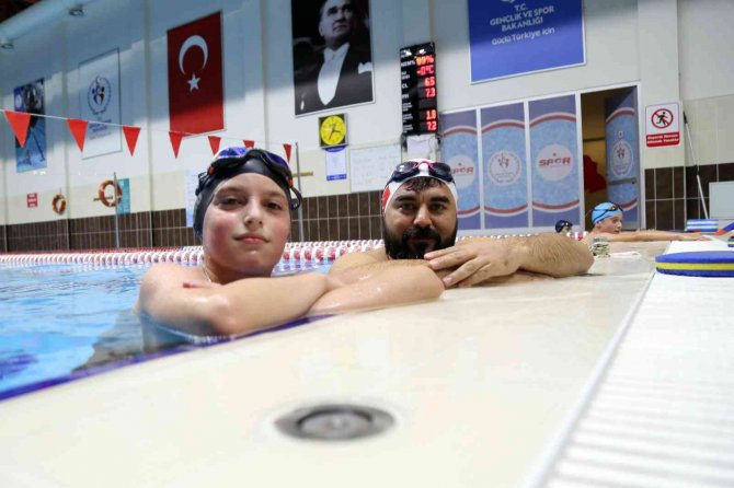 Çocuklar Yüzerek Ameliyattan Kurtuluyor