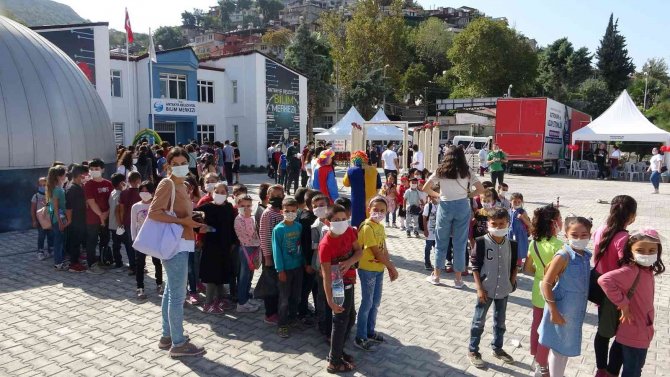 Hatay’da Tübi̇tak 4007 Bilim Şenlikleri Başladı