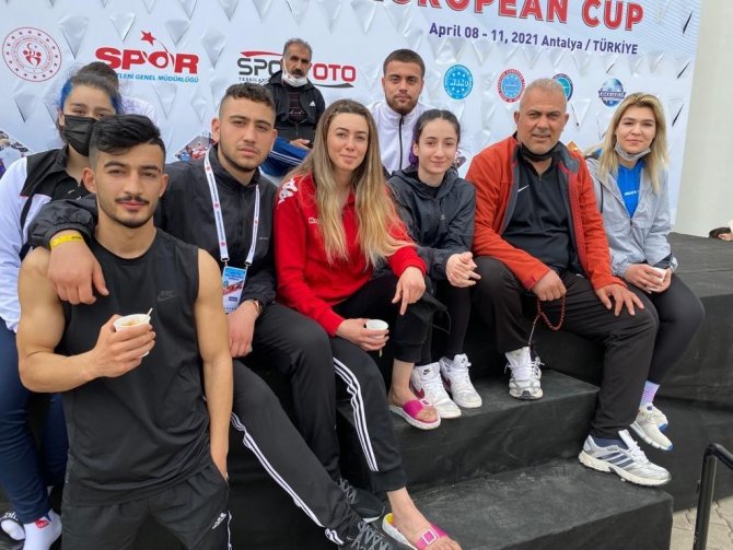 Elazığ’dan 3 Sporcu Dünya Kick Boks Şampiyonası’nda
