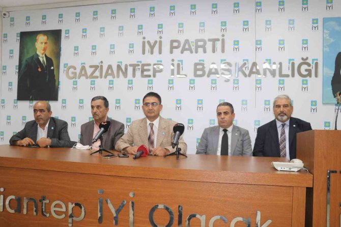 İ̇yi̇ Parti’de İstifa Şoku