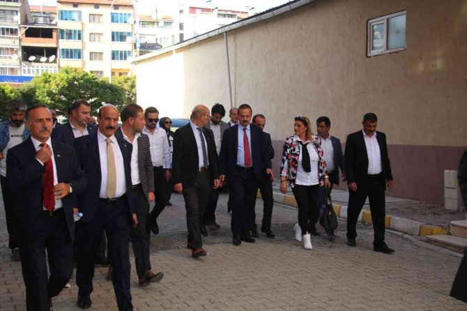 İ̇yi̇ Parti Genel Başkan Yardımcısı Ağıralioğlu, Erzurum’da Esnafın Sorunlarını Dinledi