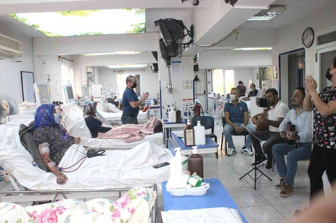 Diyaliz Hastalarına Müzikli Terapi