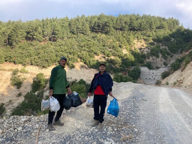 Dağcılar Hem Spor Yaptı Hem Çöp Topladı