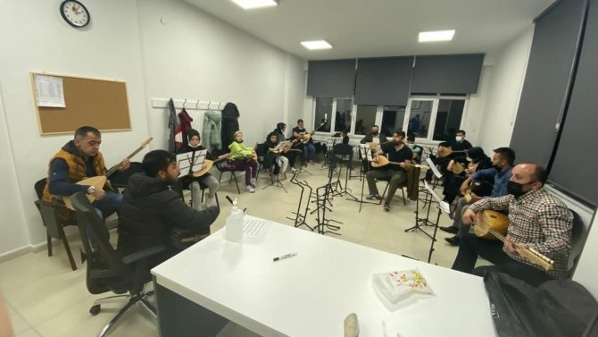 Kasmek’te Bağlama Kursları Başladı