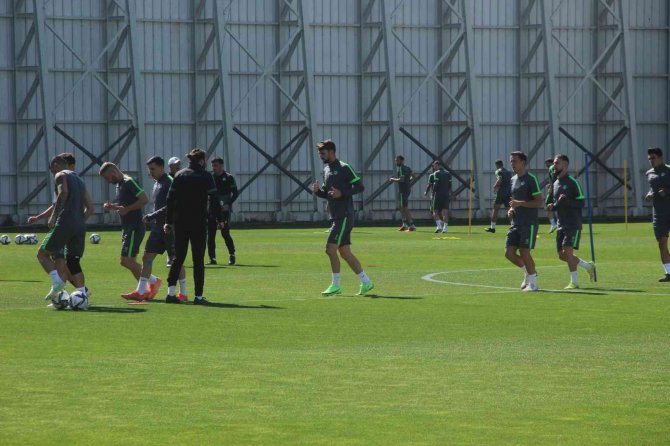 İ̇lhan Palut: “İ̇yi Bir Oyun Ve Sonuç Almak İçin İ̇stanbul’a Gideceğiz”