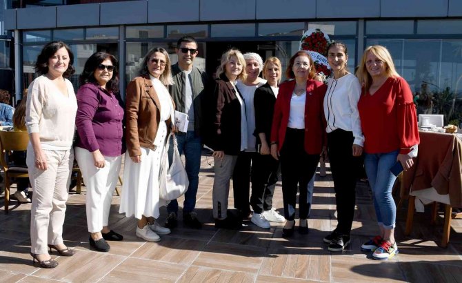 Kuşadalı Kadınlar Üniversite Öğrencileri İçin Seferber Oldu