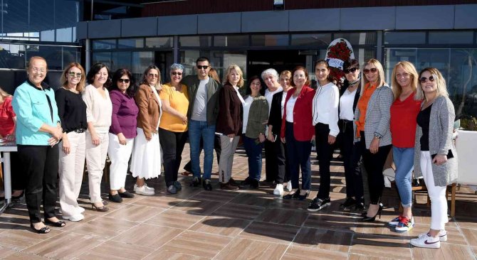 Kuşadalı Kadınlar Üniversite Öğrencileri İçin Seferber Oldu