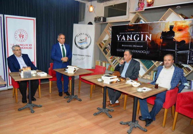 Gördesli Yazarlar İçin İmza Günü Yapıldı