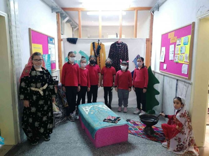 Eğirdir’de İlkokul Öğrencilerinden ’Milli Kültür Sergisi’