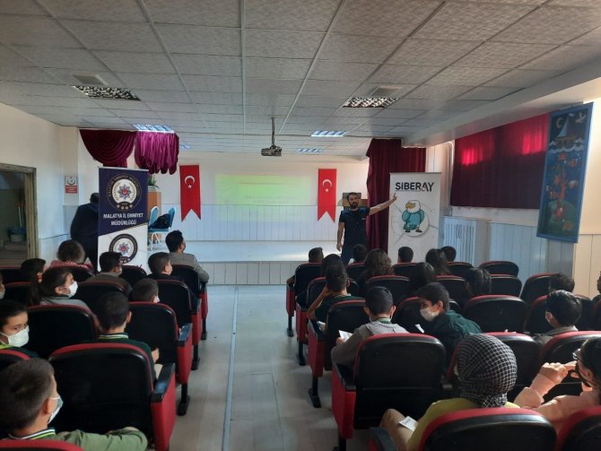 Öğrencilere Siber Güvenlik Eğitimi