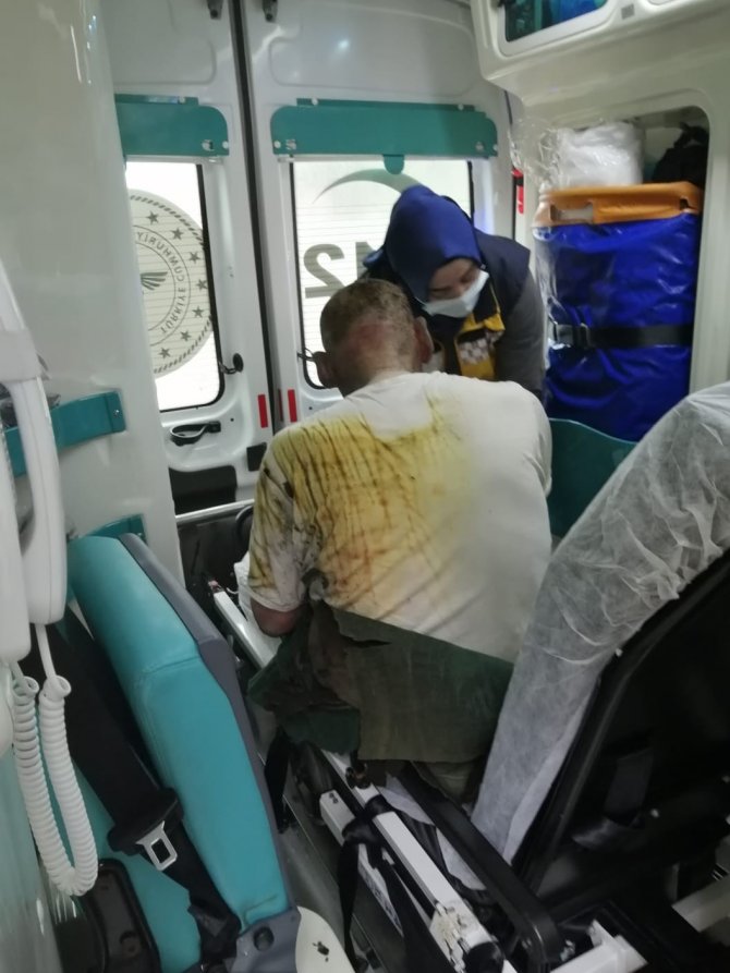 Yaşlı Adamı Alevlerin Arasından İtfaiye Aldı