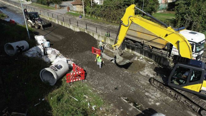 19 Mayıs Sanayi Sitesi’nde Yağmur Suyu Hattı Çalışması