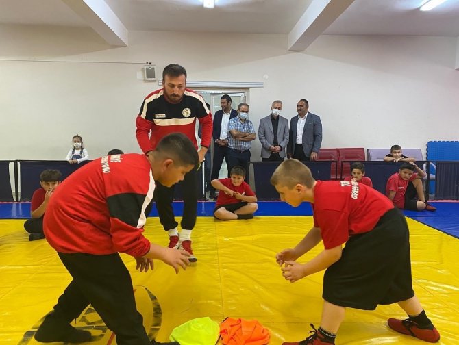 Başkan Öztürk Sporcularla