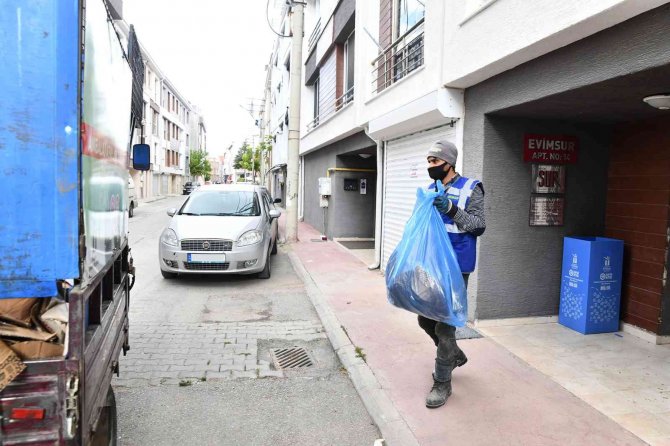 Tepebaşı’nda Güvenle Çalışan Toplayıcılar 1 Yılda 3 Bin Ton Atık Topladı