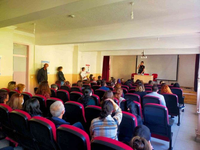 Tunceli’de Annelere ‘Norkarehber’ Eğitimi Verildi