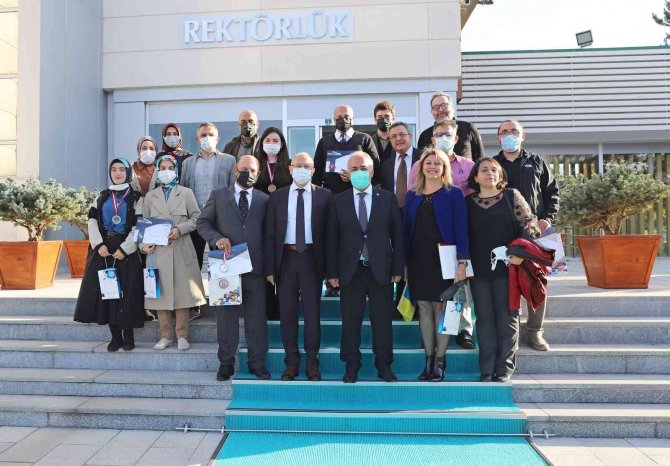 Isıf’21 Heyeti Başarılarını Rektör Çomaklı İle Paylaştı